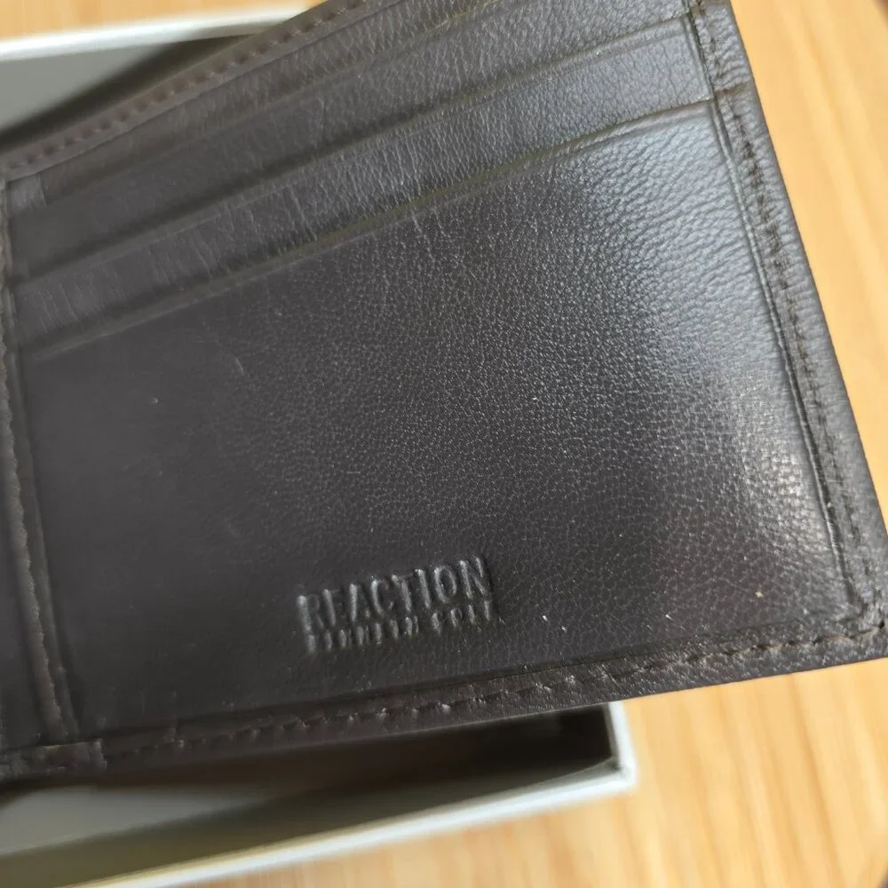 NWT Reaction Kenneth Cole Men's Handcrafted Leather Bifold Gift Boxed Wallet